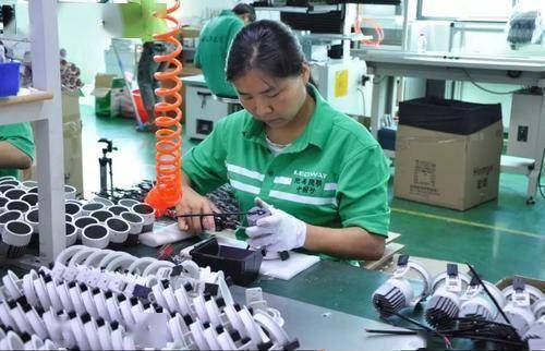 在工厂工作30天，每天加班3小时，离职后能否要求老板赔偿？——兼谈与旅游业务的关联